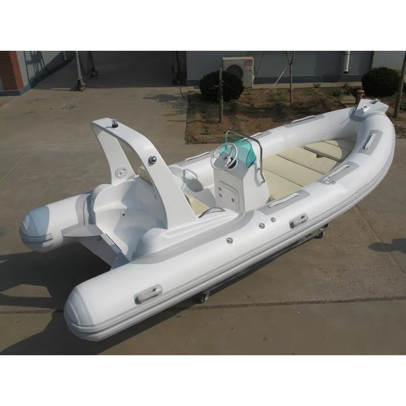 RIB520C 6-Person Center Consol - огляд і ціна Outdoor Sports Center